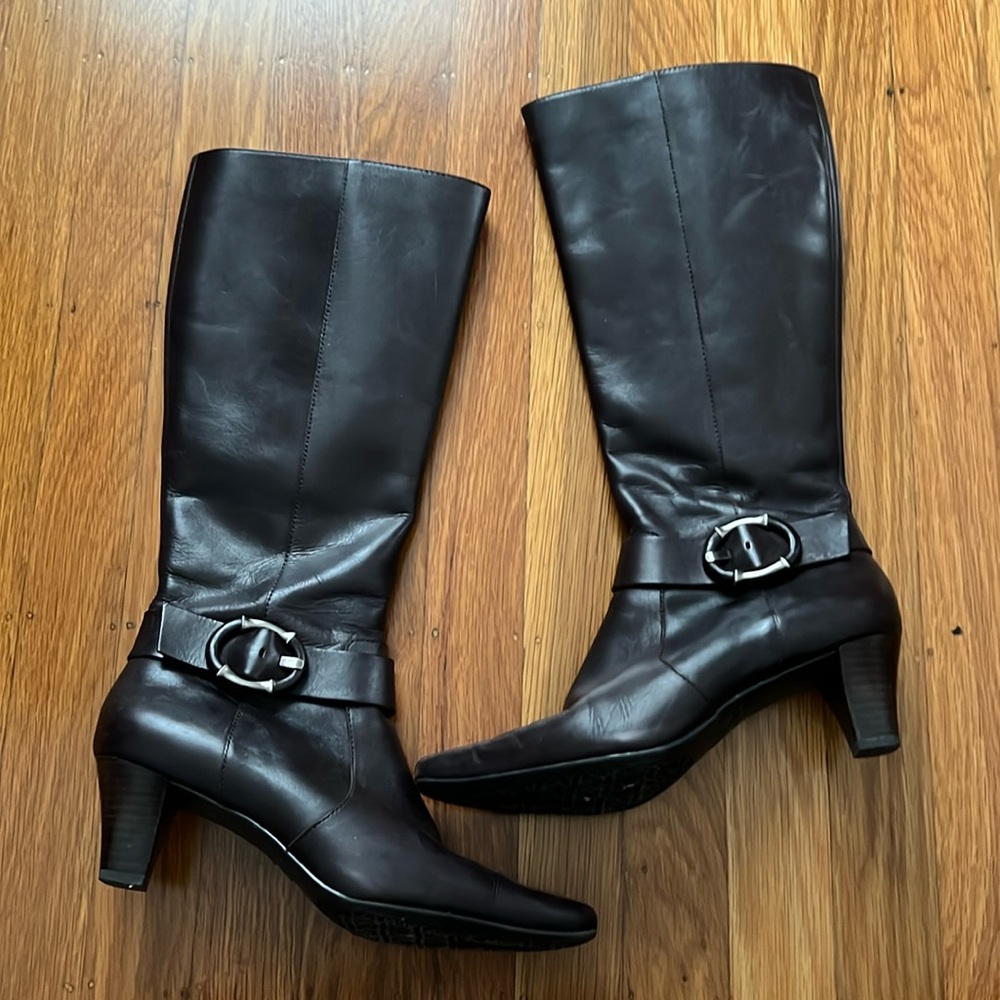 EUC Anne Klein iflex dark brown leather knee high boots